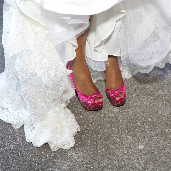 BAKERS Pink Rhinestone Showstopper Platform - Sz 8 - Picture 8 of 8